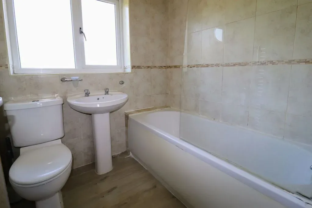 Sandown Court, Bletchley, Milton Keynes, Buckinghamshire, MK3 5LZ, photo 7