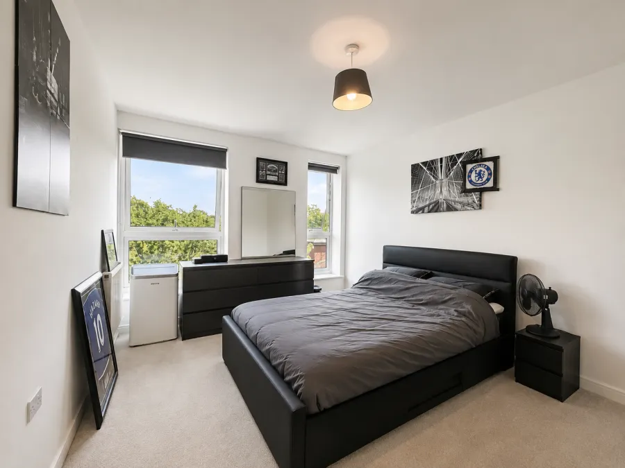 Moorfield Place, Farnborough, GU14, photo 6