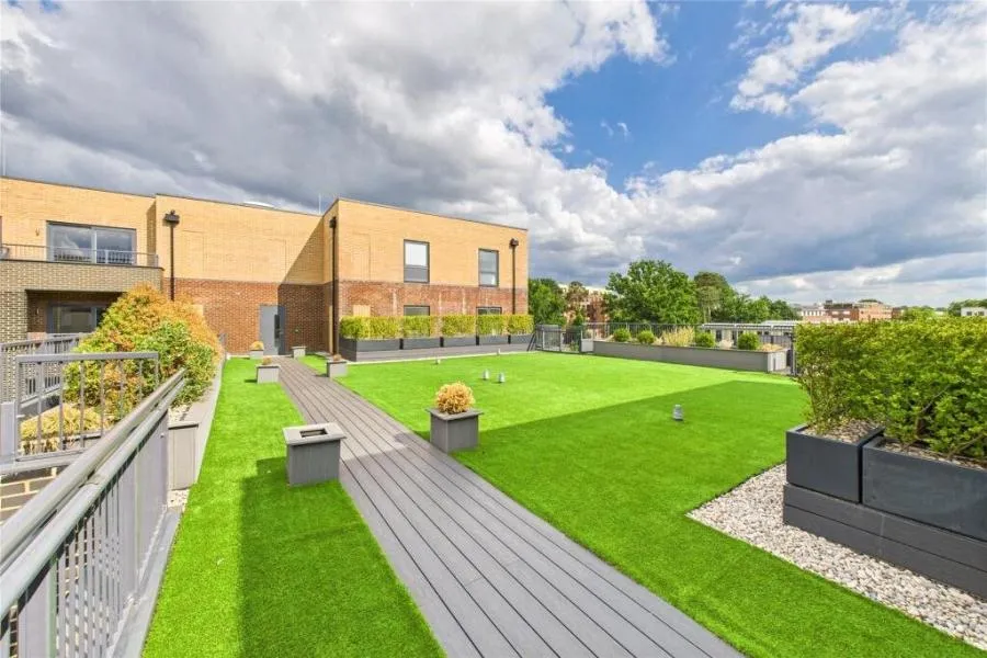 Moorfield Place, Farnborough, GU14, photo 8
