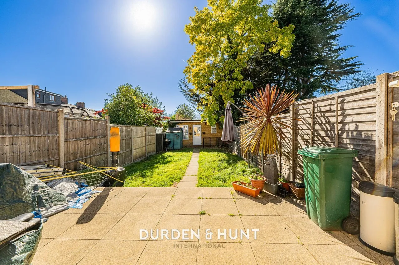 Flora Gardens, Chadwell Heath, RM6, photo 19