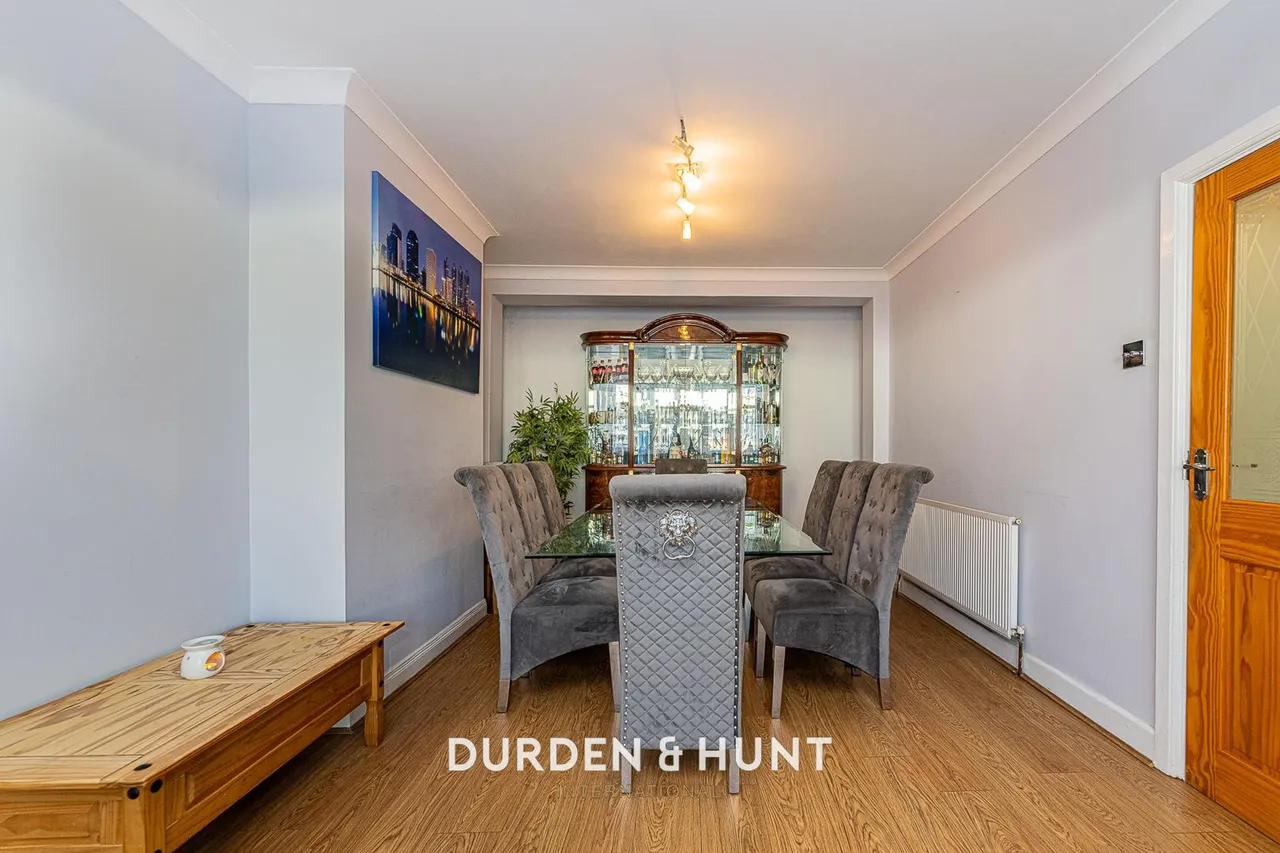 Flora Gardens, Chadwell Heath, RM6, photo 4