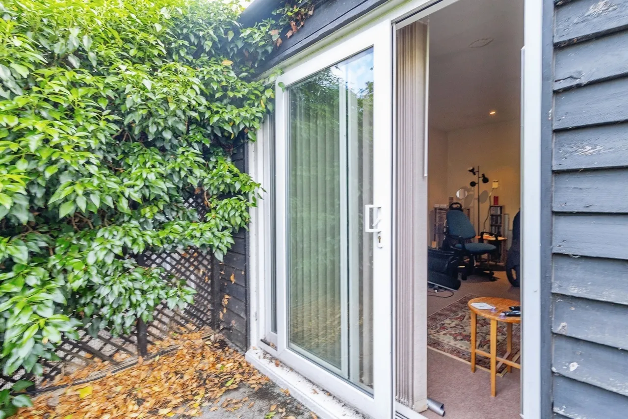 Campion, Great Linford, Milton Keynes, Buckinghamshire, MK14, photo 3