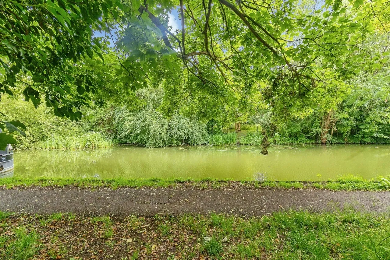 Campion, Great Linford, Milton Keynes, Buckinghamshire, MK14, photo 18