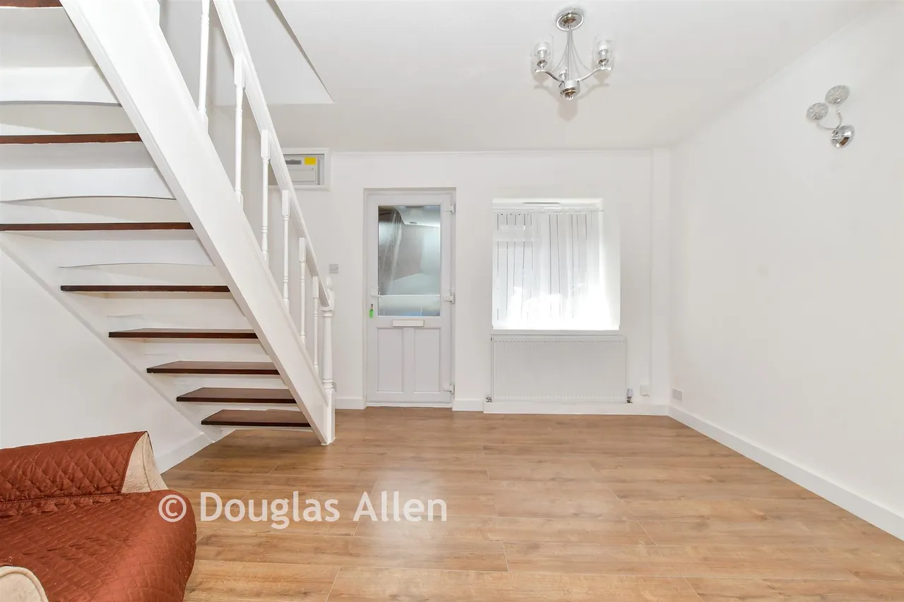 Hereward Green, Loughton, IG10, photo 8
