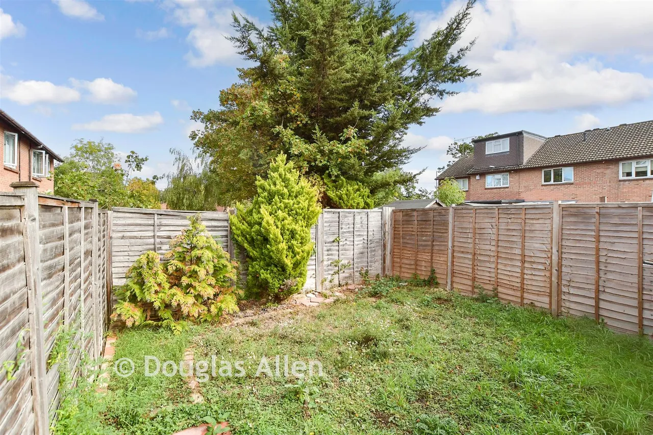Hereward Green, Loughton, IG10, photo 10