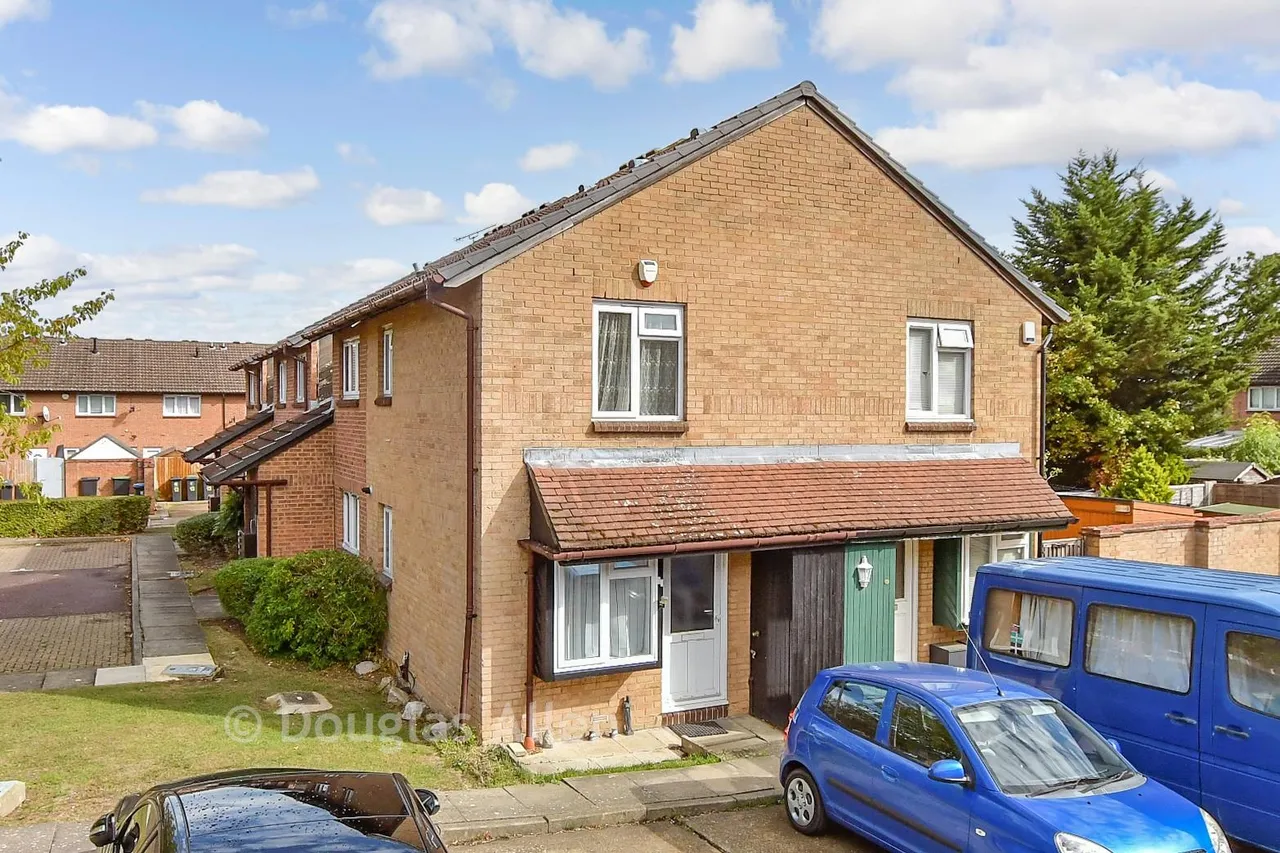 Hereward Green, Loughton, IG10, photo 11