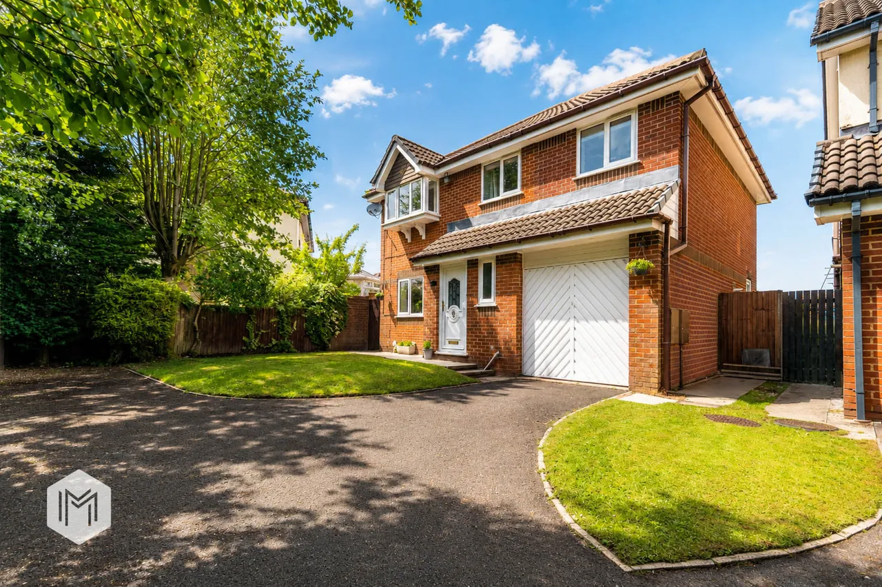 4 bed house for sale — Bidston Close, Bury, BL8 2UN