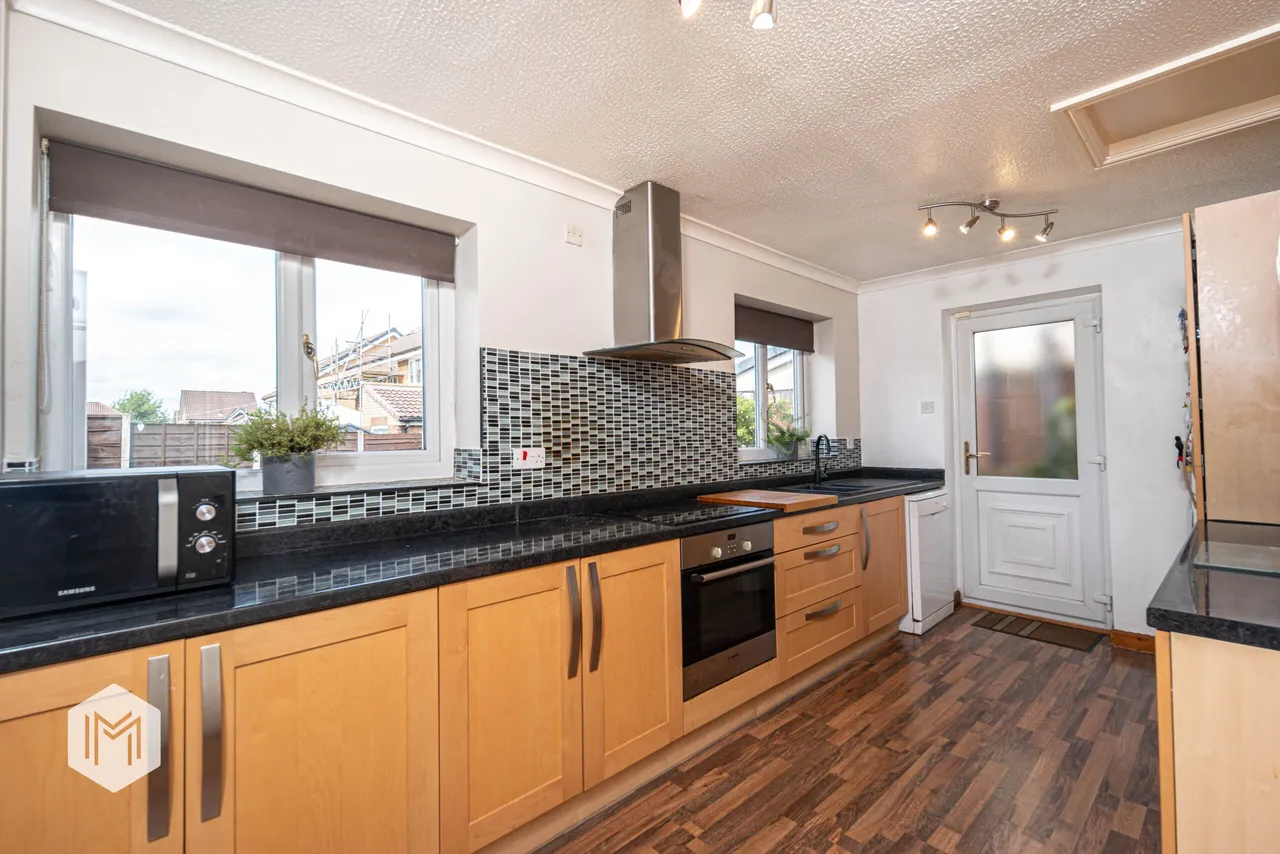 Bidston Close, Bury, BL8 2UN, photo 4