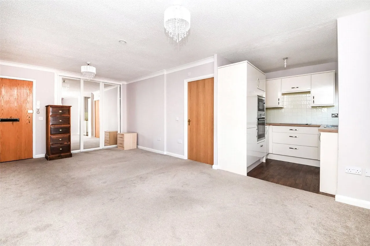 Ravenscourt, Sawyers Hall Lane, Brentwood, Essex, CM15, photo 3