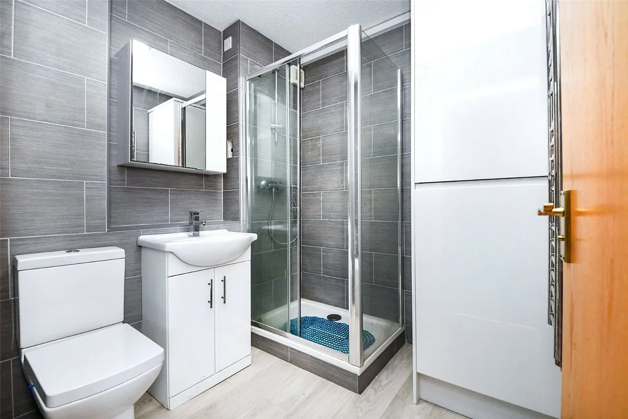 Ravenscourt, Sawyers Hall Lane, Brentwood, Essex, CM15, photo 6