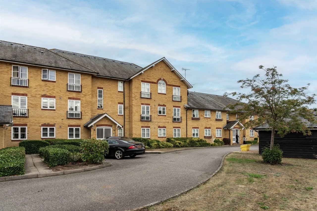 2 bed flat for sale — Alsford Wharf, Berkhamsted