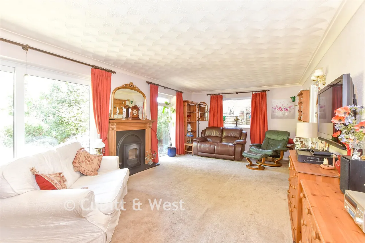 Fraser Gardens, Southbourne, PO10, photo 2