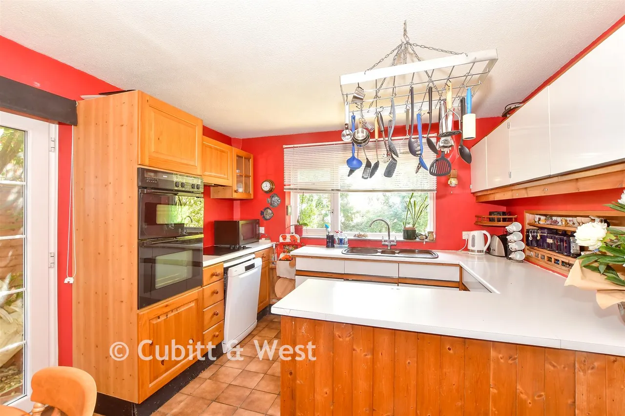 Fraser Gardens, Southbourne, PO10, photo 4