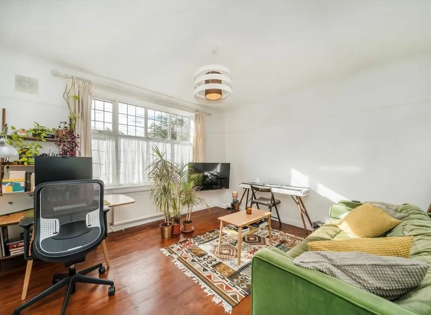 Streatham Close, Streatham, SW16, photo 2