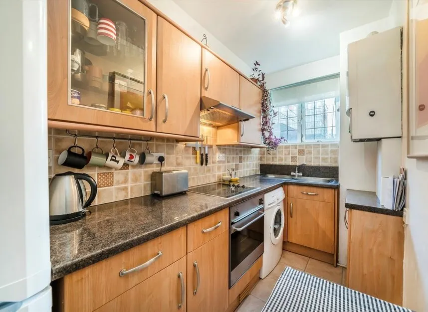 Streatham Close, Streatham, SW16, photo 3