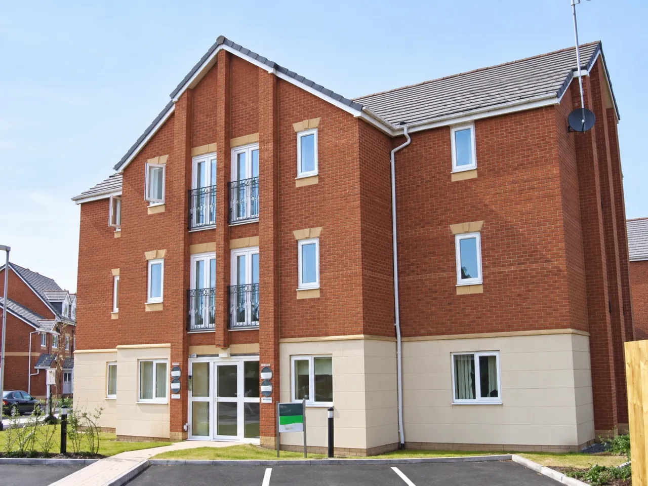 2 bed flat to rent, Moorside, Warrington, WA4
