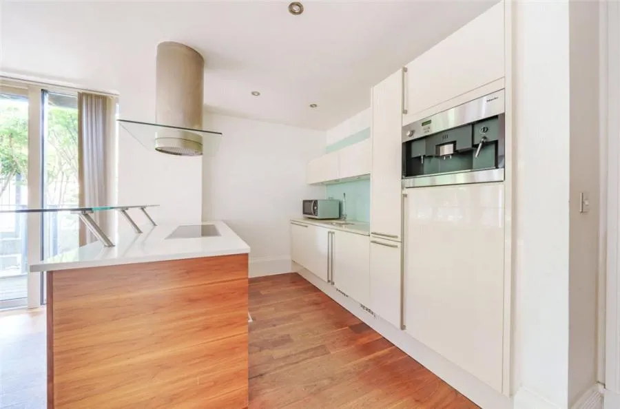 Lower Queens Road, Buckhurst Hill, IG9, photo 3