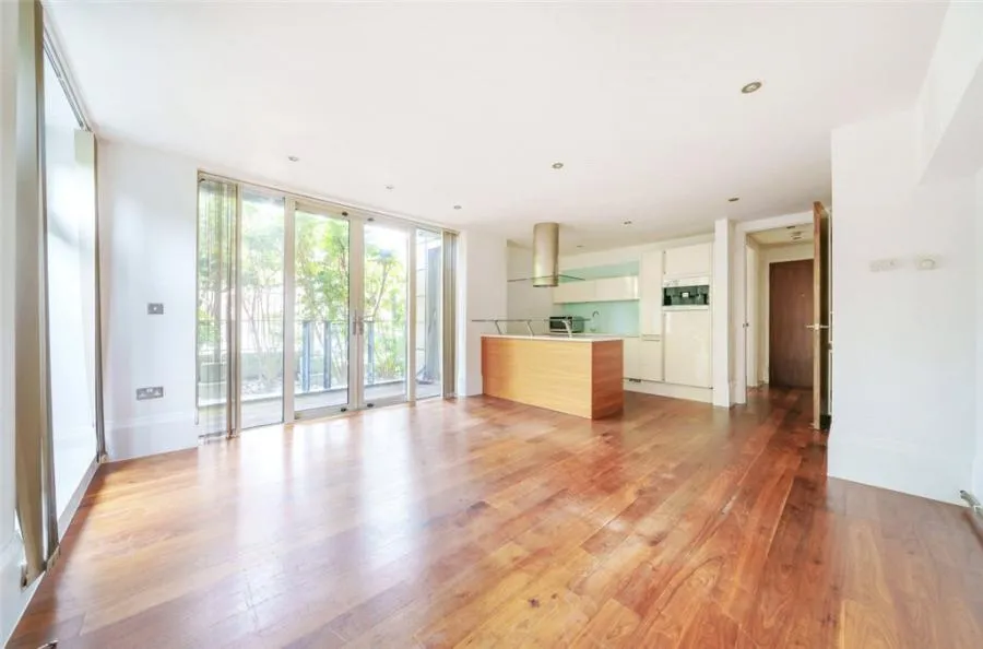 Lower Queens Road, Buckhurst Hill, IG9, photo 2
