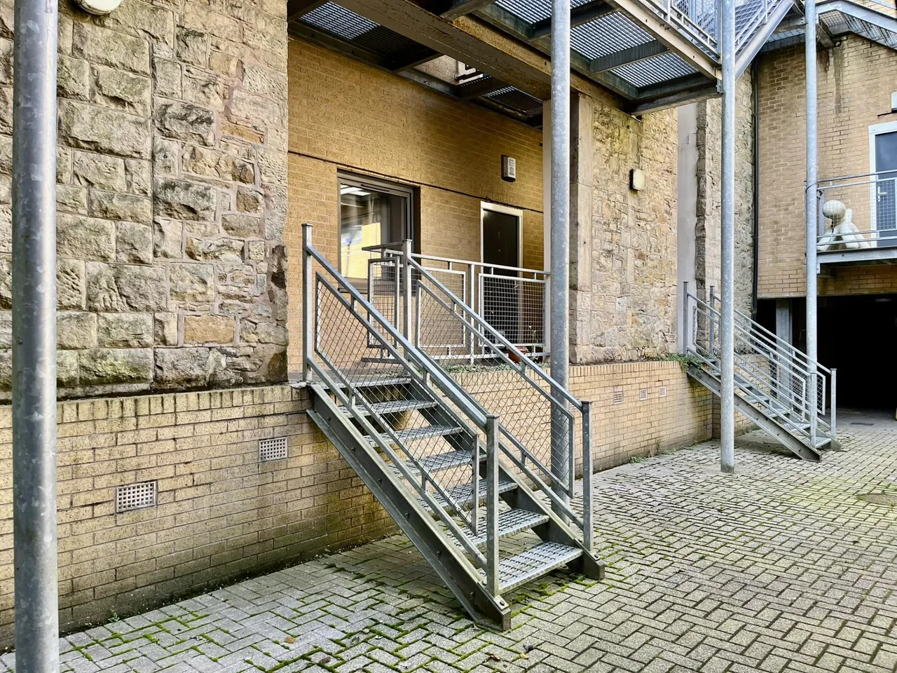 Spencers Wood, Bromley Cross, Bolton, BL7, photo 2