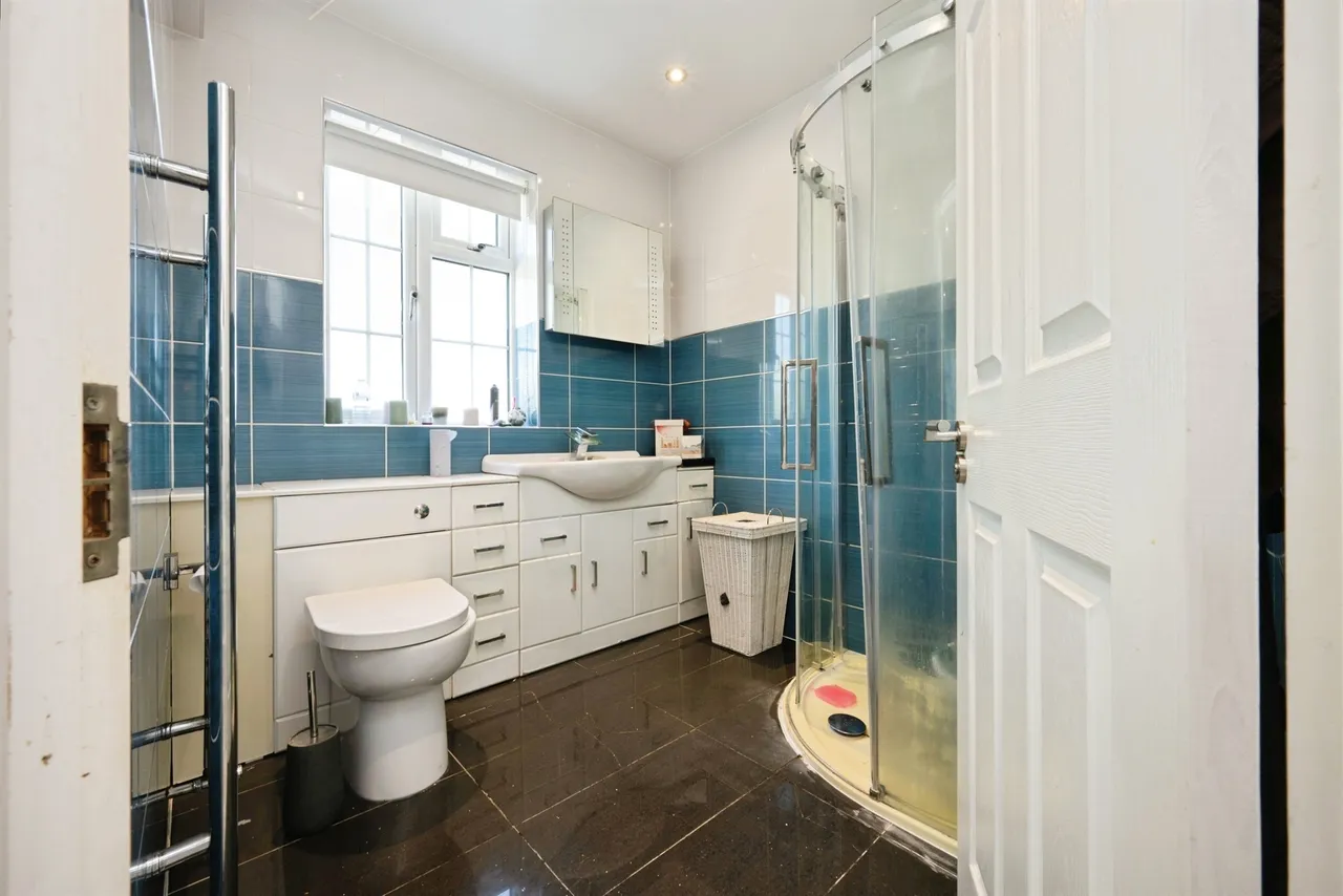 Russell Avenue, Aylesbury, HP21, photo 19