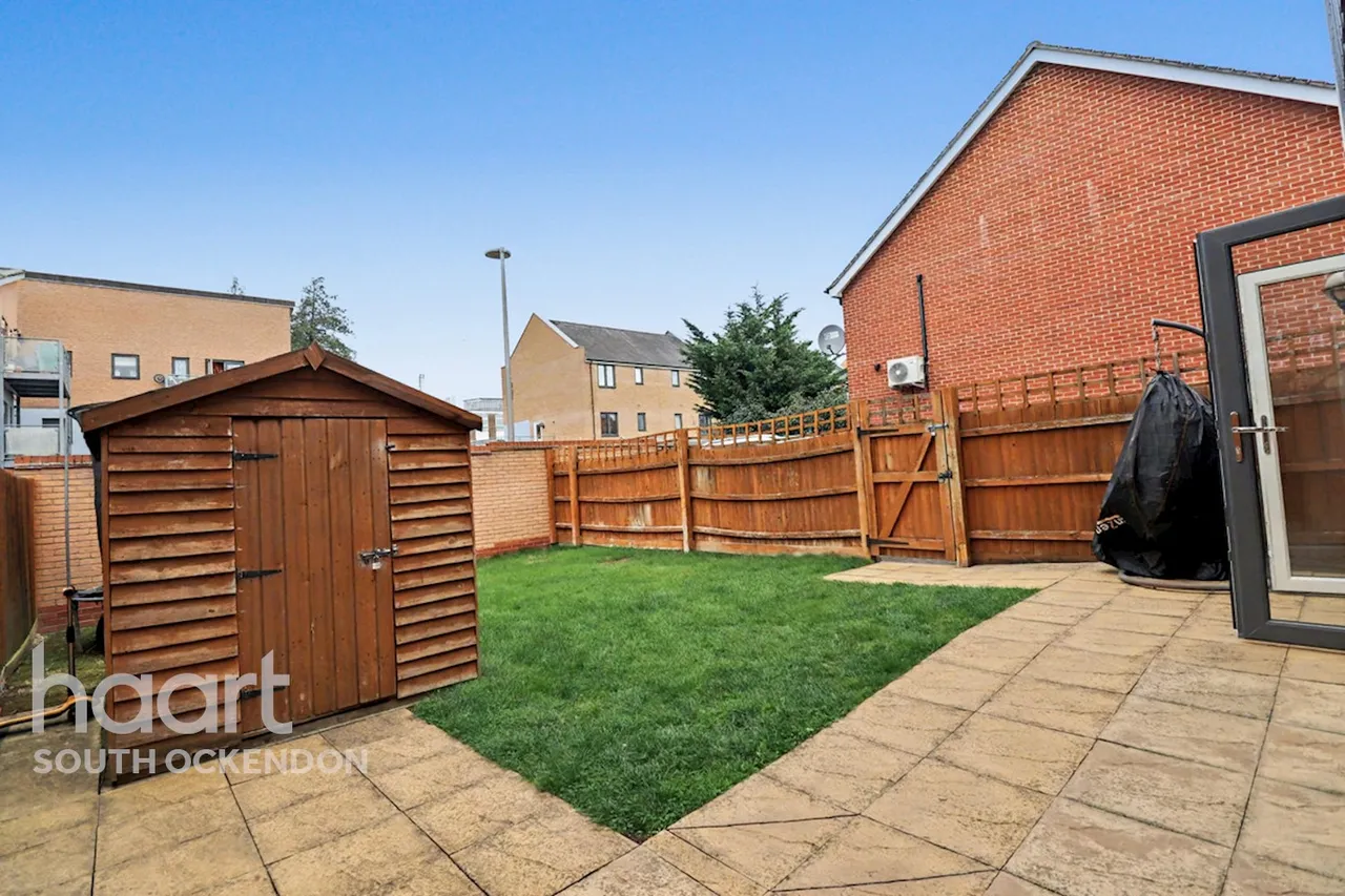 Anglia Way, South Ockendon, RM15, photo 4