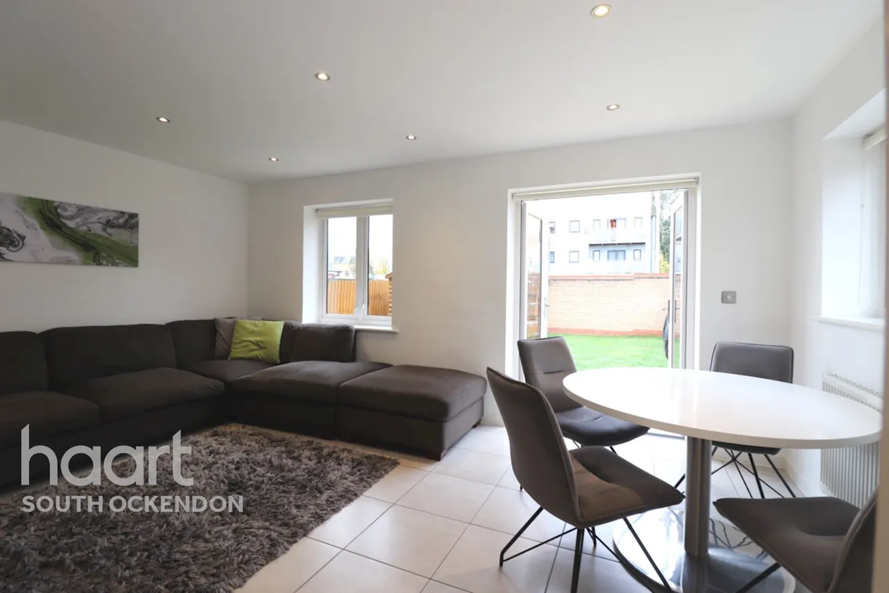 Anglia Way, South Ockendon, RM15, photo 11