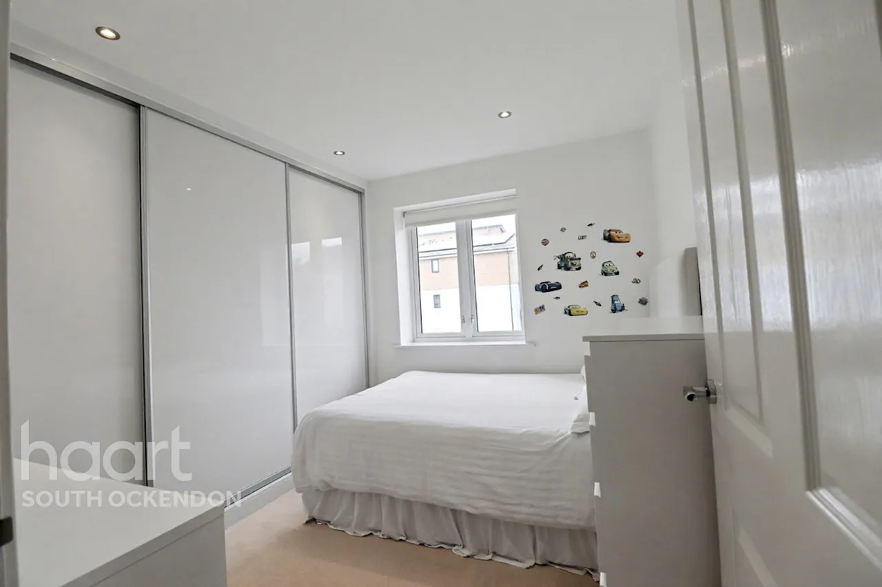 Anglia Way, South Ockendon, RM15, photo 9