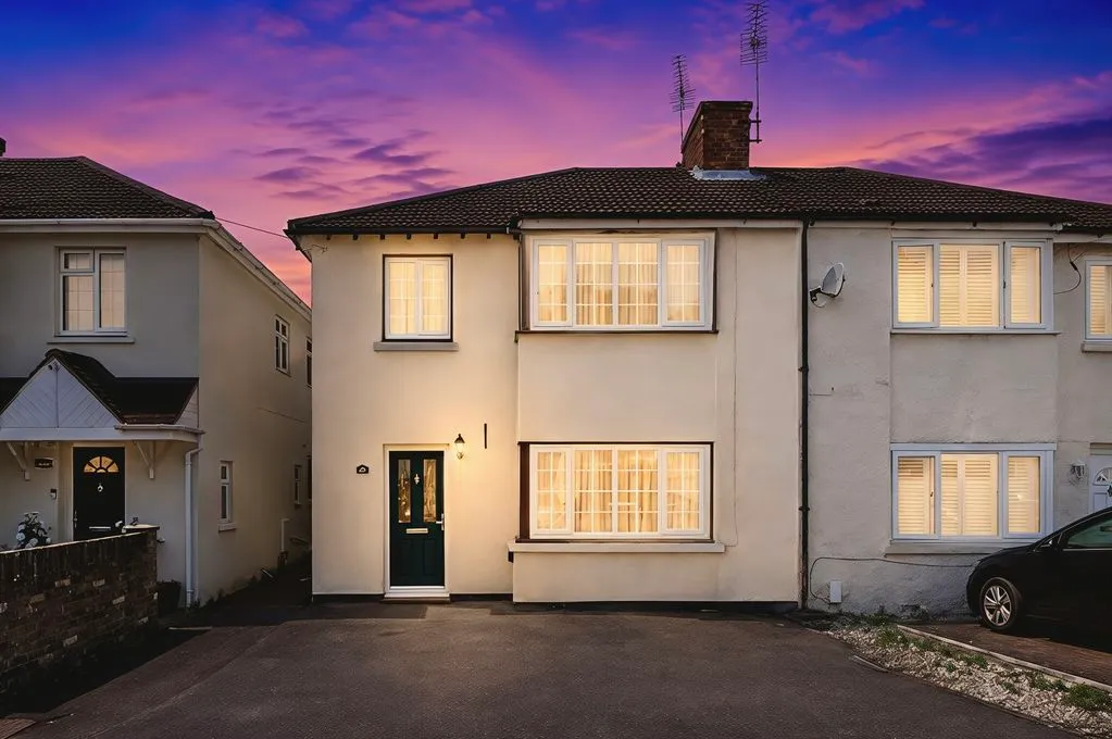 Kings Road, New Haw KT15 3BQ, photo 13
