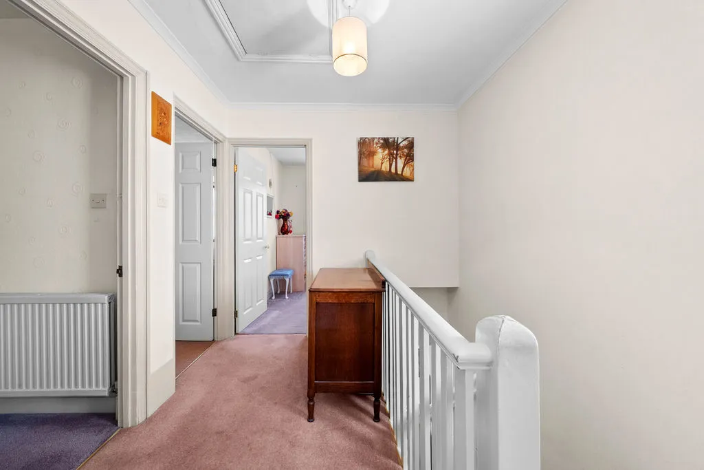 Kings Road, New Haw KT15 3BQ, photo 7