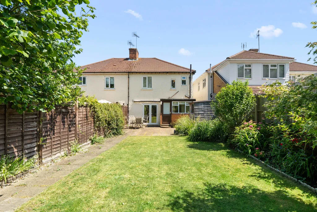 Kings Road, New Haw KT15 3BQ, photo 2