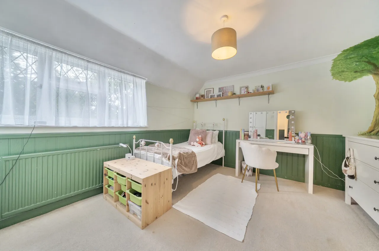Ridgeway Close, Lightwater, Surrey, GU18 5XX, photo 12