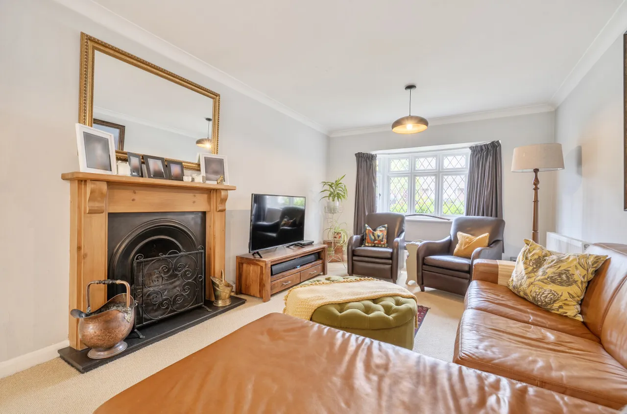 Ridgeway Close, Lightwater, Surrey, GU18 5XX, photo 5