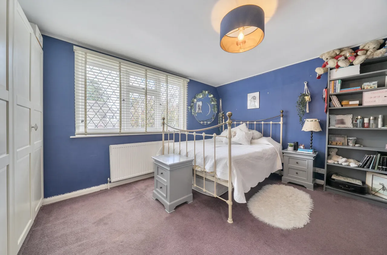 Ridgeway Close, Lightwater, Surrey, GU18 5XX, photo 11
