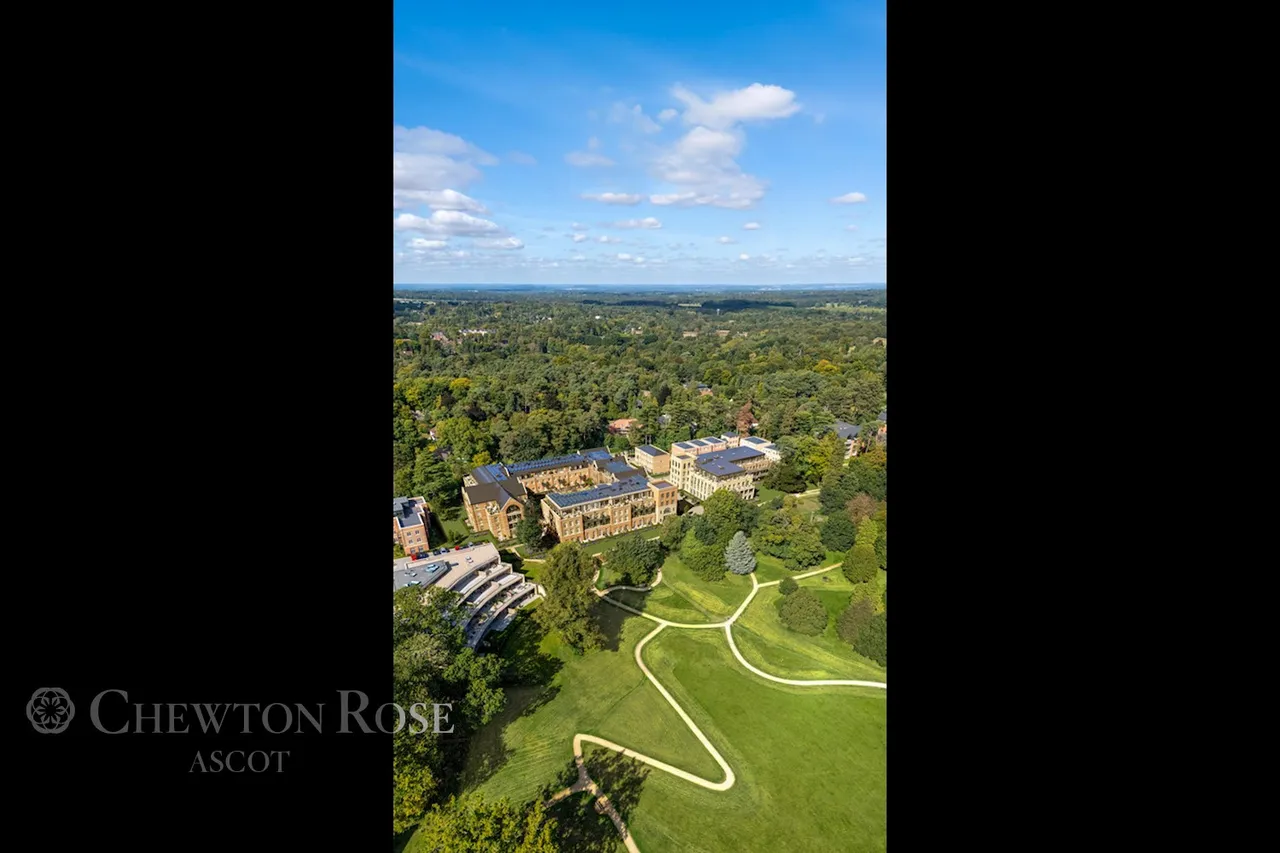 Larch Court, Sunningdale, photo 5
