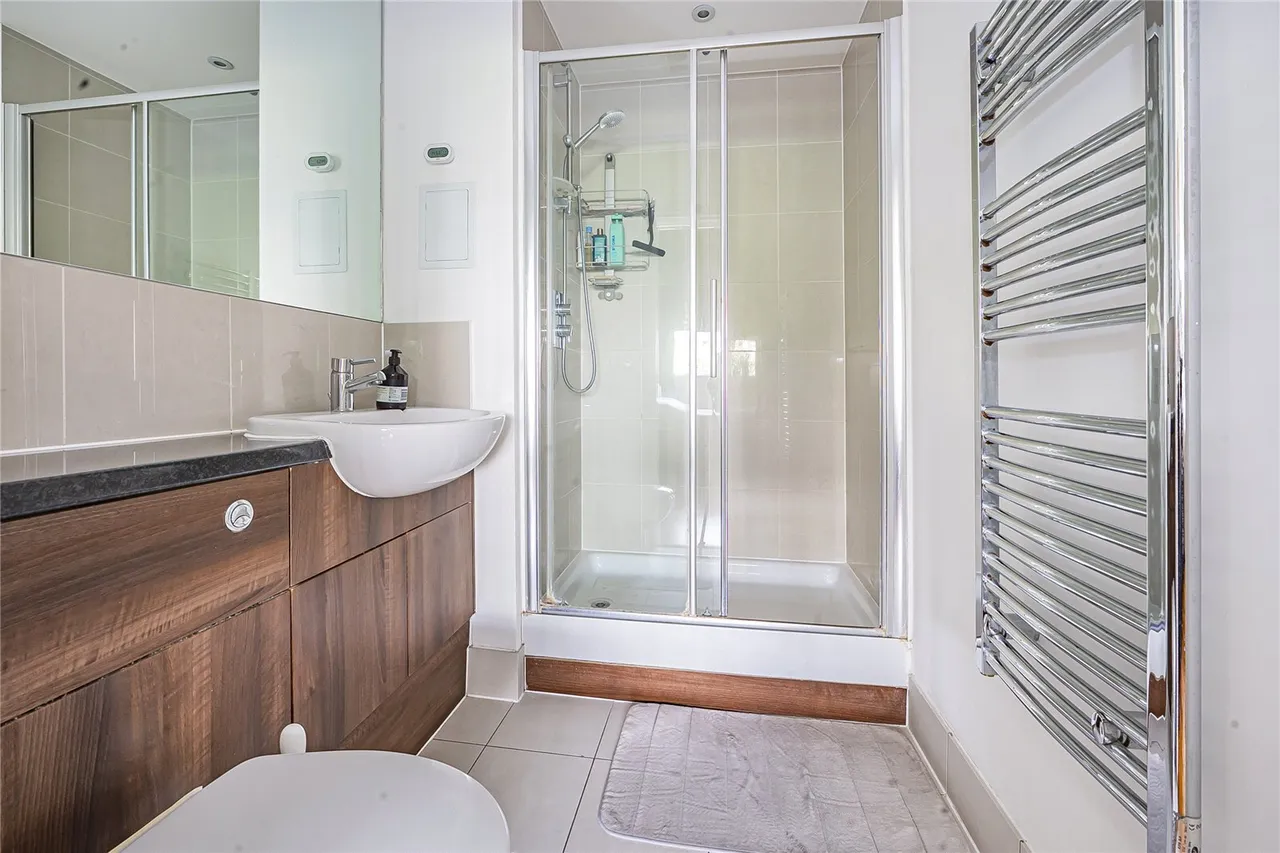 Great West Road, Brentford, TW8, photo 9