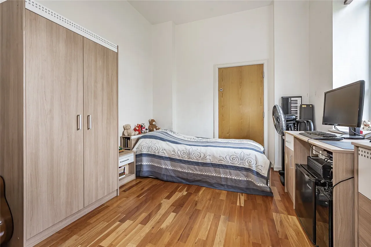 Great West Road, Brentford, TW8, photo 10