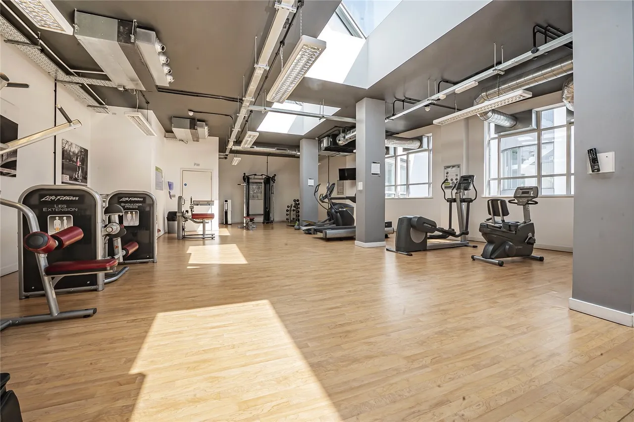 Great West Road, Brentford, TW8, photo 13