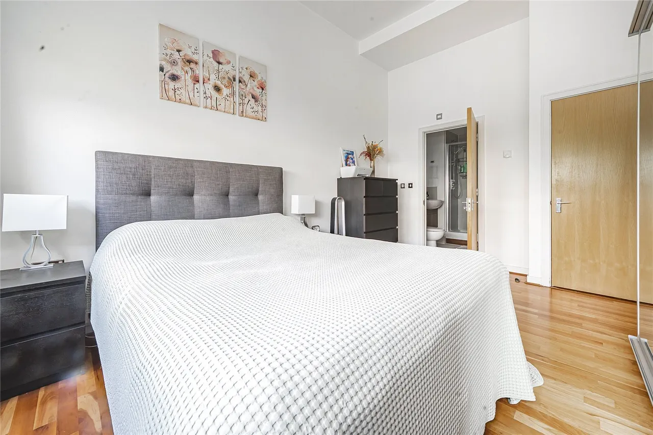 Great West Road, Brentford, TW8, photo 8