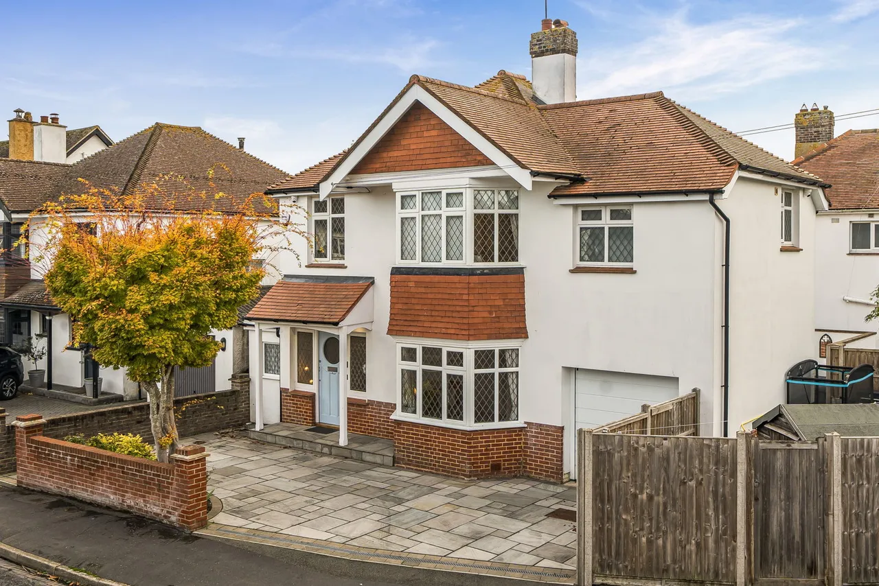 4 bed house for sale, Marshall Avenue, Bognor Regis