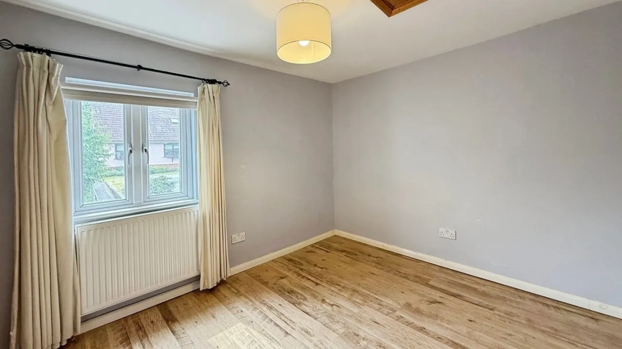 Bratton Road, Westbury, photo 6