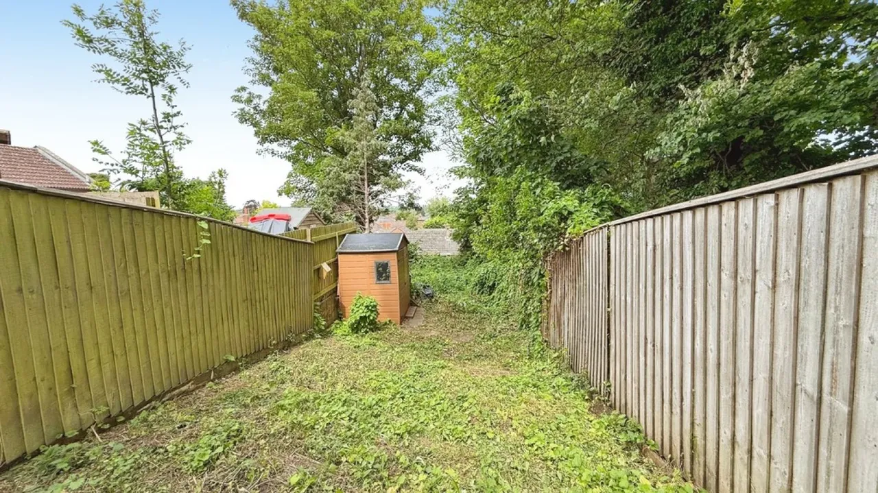 Bratton Road, Westbury, photo 9