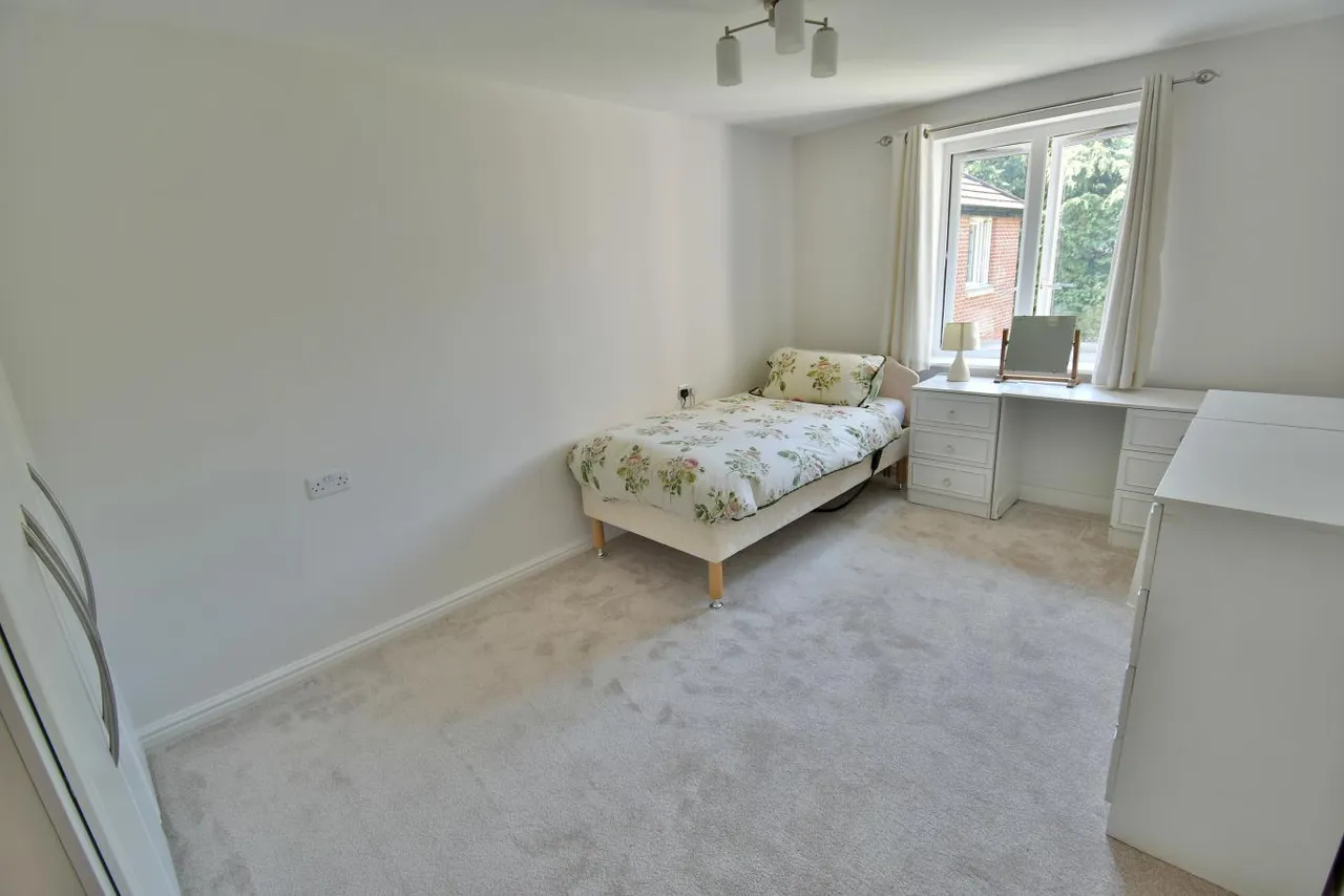 Cherrett Court, BH22, photo 8