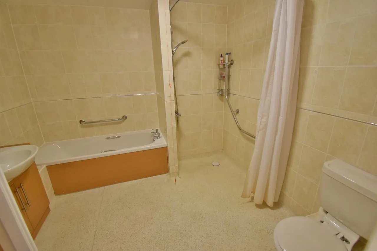 Cherrett Court, BH22, photo 9