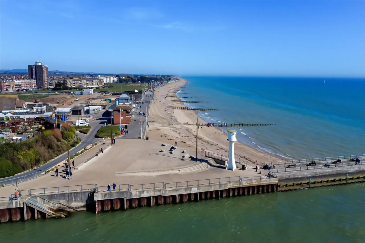 Littlehampton, BN17, photo 24