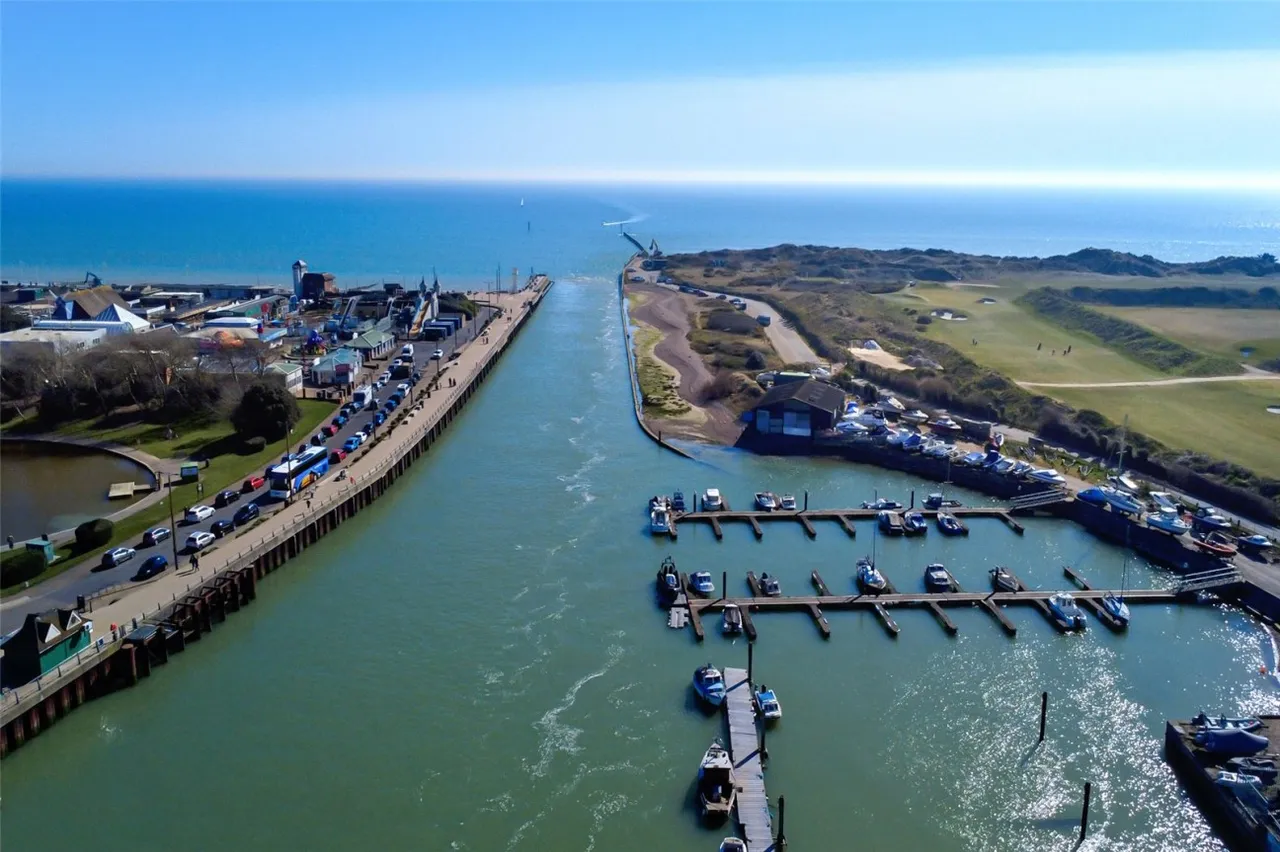 Littlehampton, BN17, photo 27
