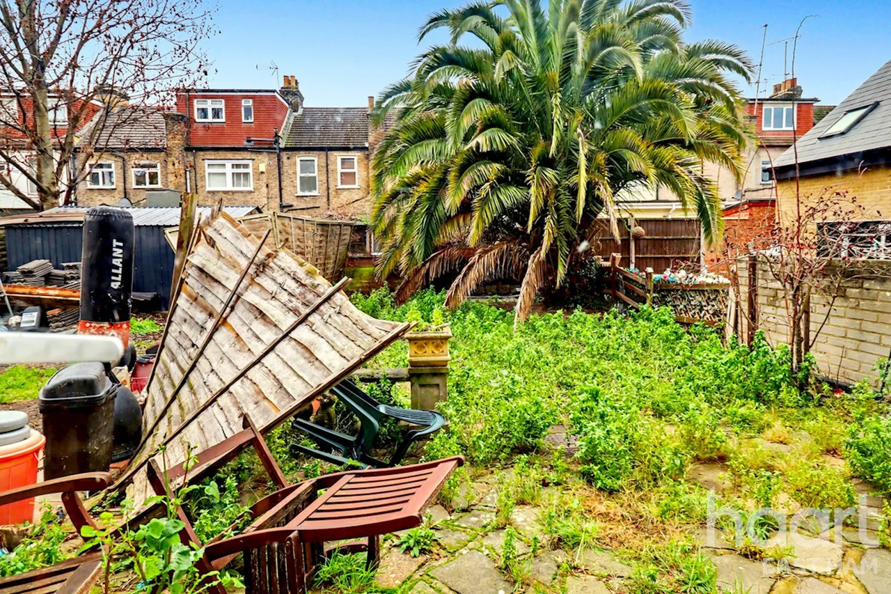 Alexandra Road, London, E6, photo 11
