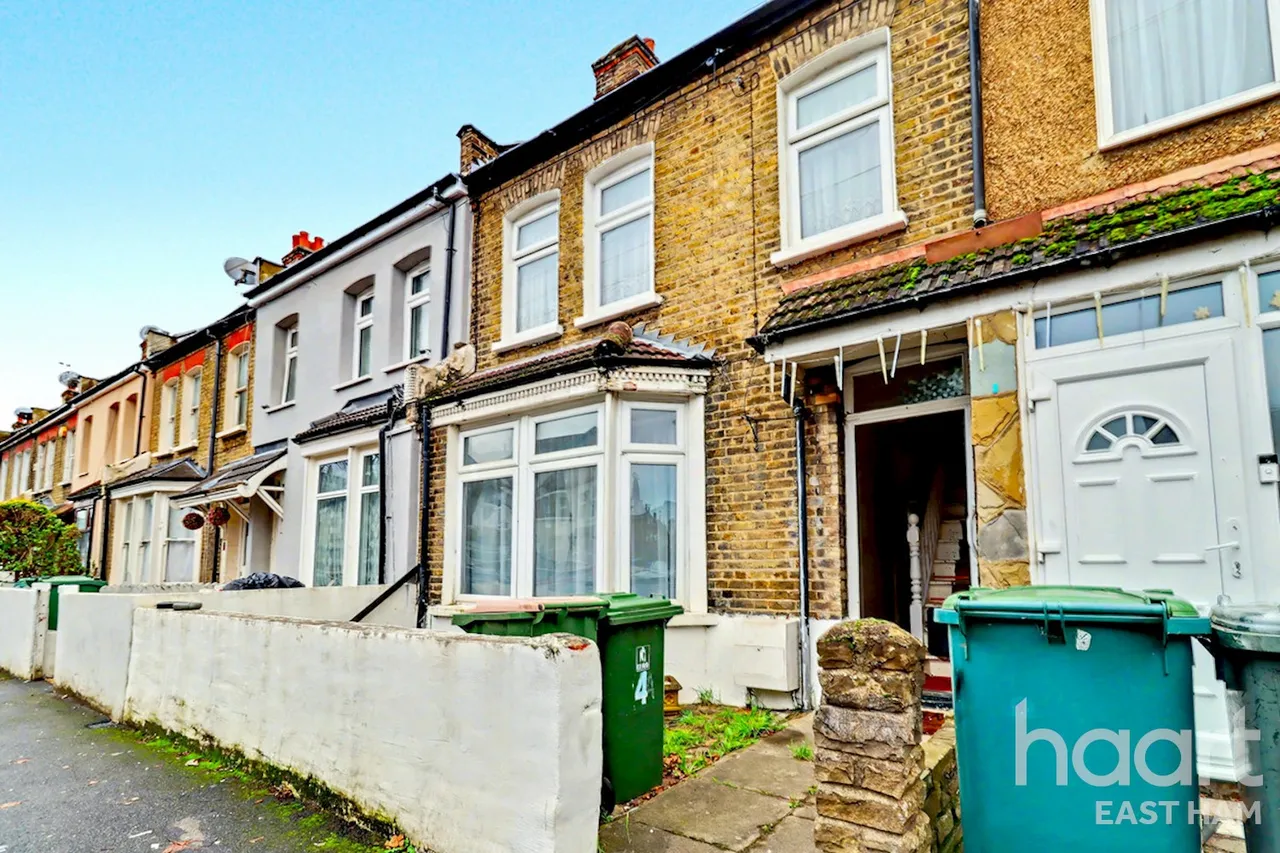 2 bed house for sale, Alexandra Road, London, E6