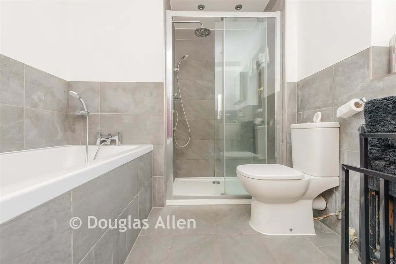 Hatch Road, Pilgrims Hatch, CM15, photo 12