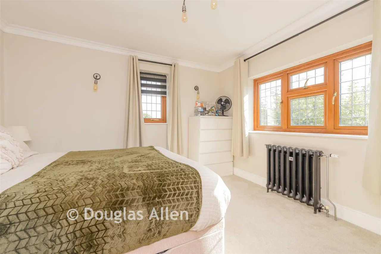 Hatch Road, Pilgrims Hatch, CM15, photo 9