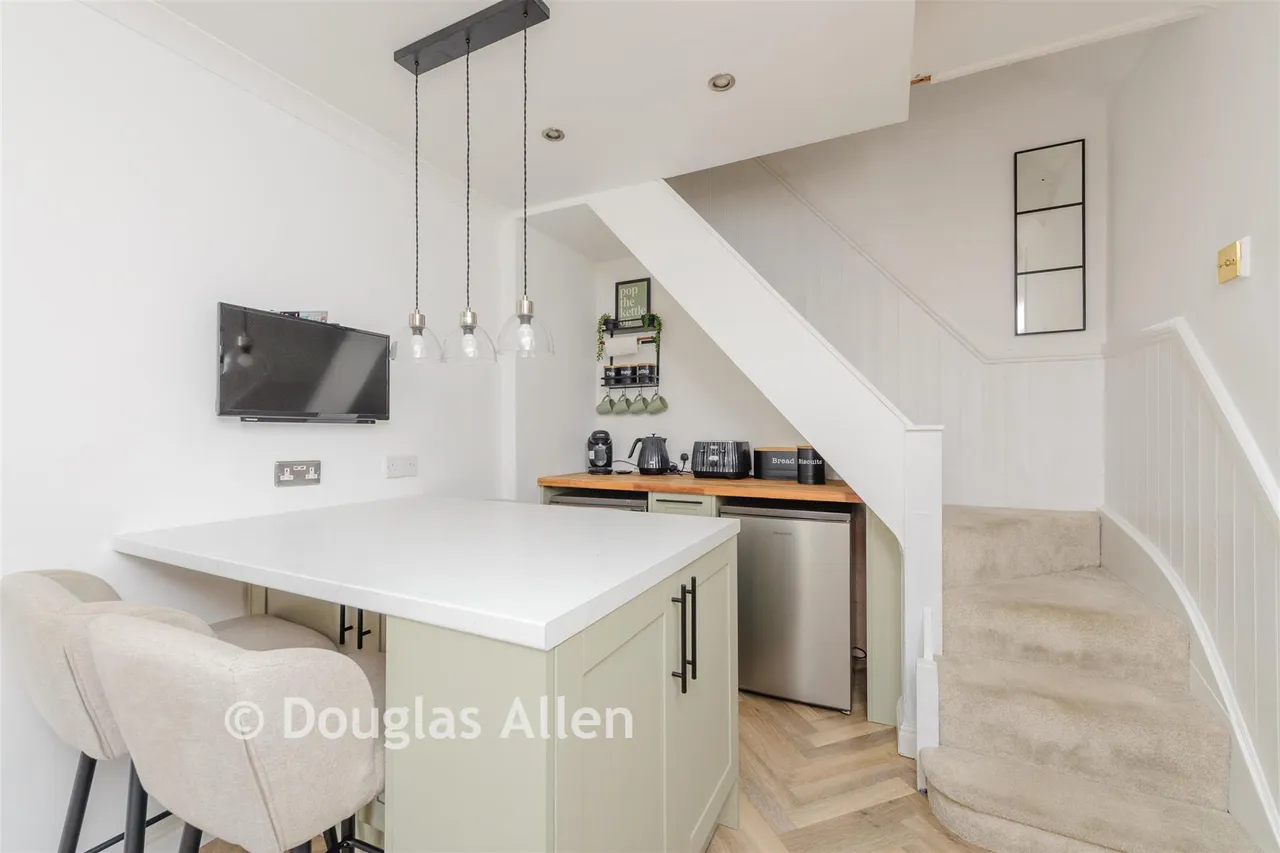 Hatch Road, Pilgrims Hatch, CM15, photo 6